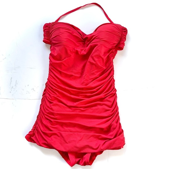 Carmen Marc Valvo Other - Carmen Marc Valvo Women’s Sz 6 Red Rouched Sides One Piece Swimsuit Padded Top